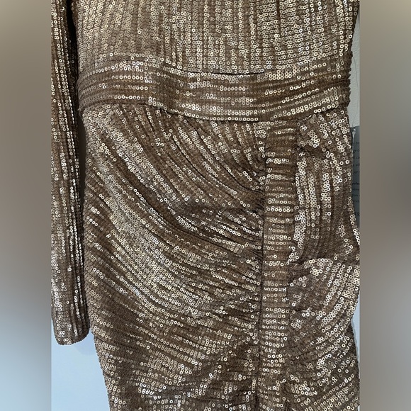NWT LAVISH ALICE Sequin Ruched Bow-Back Midi Dress – Size 2 - Picture 6 of 12